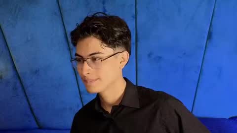 Aaron Ezequiel online show from October 2025 10:52:01 PM