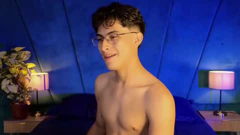 Aaron Ezequiel online show from November 2025 10:13:02 PM