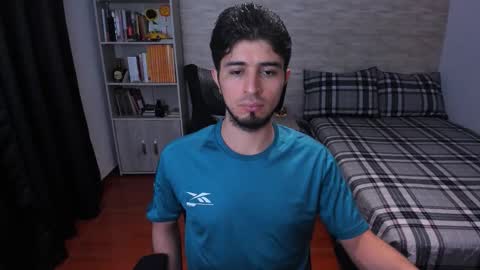 Aaron online show from October 2025 08:27:02 PM