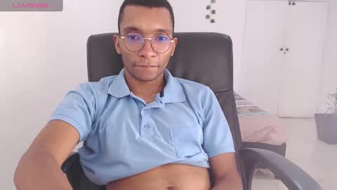 Heyy my name is Aaron online show from January 2025 05:04:02 PM