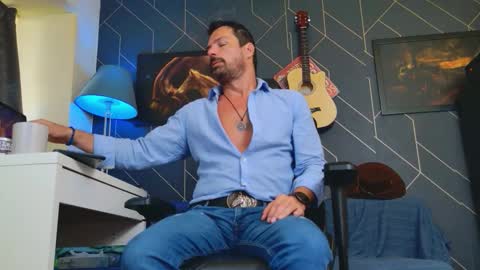 Aaron online show from September 2025 12:32:01 PM