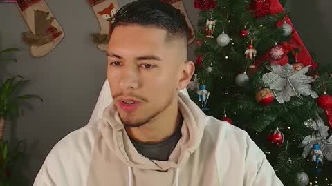 AARON  online show from December 2024 08:40:01 PM
