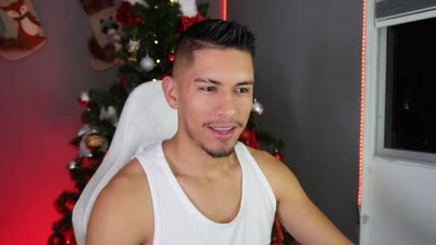 AARON  online show from December 2024 11:31:02 PM