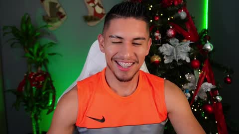 AARON  online show from December 2024 11:18:01 PM