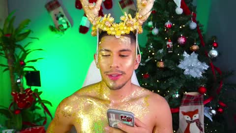 AARON  online show from December 2024 05:03:01 PM