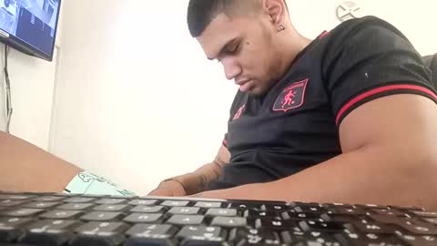 ig aaron hunter123 online show from December 2024 03:08:02 PM