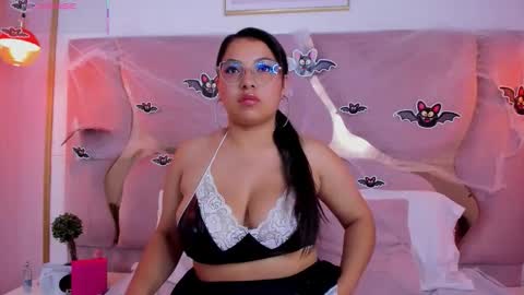 abbiejones_ online show from October 2025 04:09:01 PM