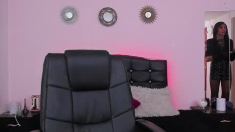 Abbigail Fuster  online show from January 2025 11:03:01 AM