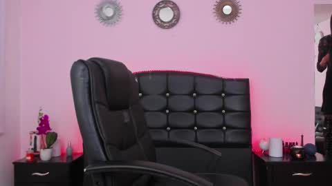 Abbigail Fuster  online show from February 2025 11:10:02 AM