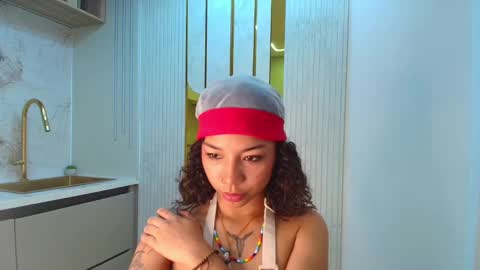 Lucia  online show from February 2025 01:20:01 PM