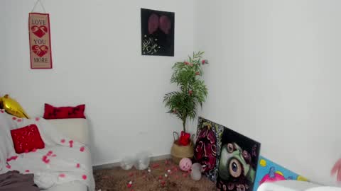 Lucia  online show from February 2025 06:24:02 PM