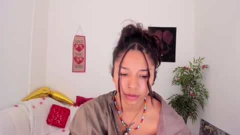 Lucia  online show from February 2025 06:19:02 PM