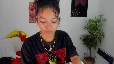 Lucia  online show from February 2025 07:28:02 PM