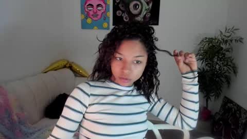 Lucia  online show from March 2025 12:33:02 PM
