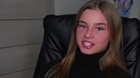 Snapshot of abby_laker chatting on December 2024 03:49:02 PM ABBY LAKER online show from December 2024 03:49:02 PM