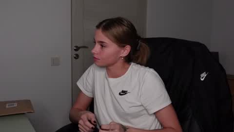 Snapshot of abby_laker chatting on January 2025 12:03:01 AM ABBY LAKER online show from January 2025 12:03:01 AM