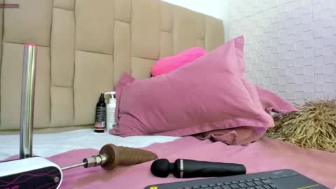 abbyadams23 online show from December 2024 02:11:02 AM