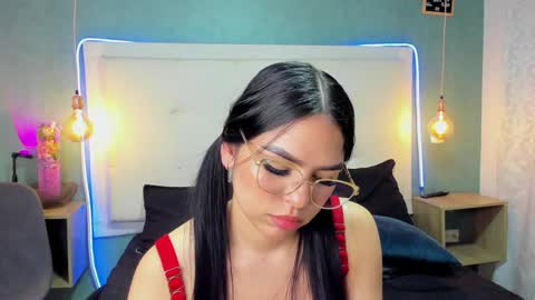 Abby Dixon  online show from December 2024 07:00:02 PM