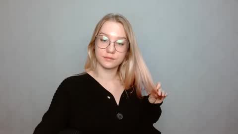 Abby Lovense is active online show from January 2025 01:24:01 PM