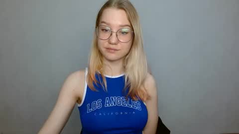 Abby Lovense is active online show from February 2025 11:33:02 AM