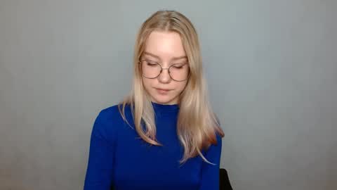 Abby Lovense is active online show from February 2025 11:43:02 AM