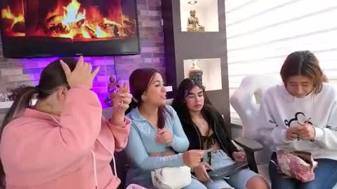 abella_as_ online show from October 2025 02:47:01 PM