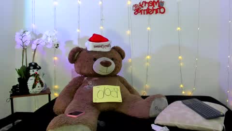  Abella and Kendra  online show from December 2024 09:45:01 PM