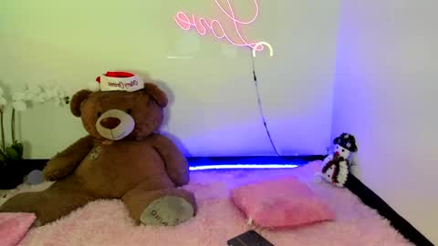  Abella and Kendra  online show from December 2024 09:32:02 PM