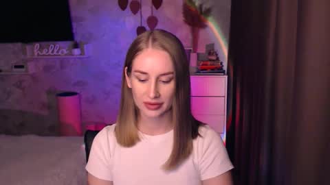 Anna online show from October 2025 06:49:02 PM