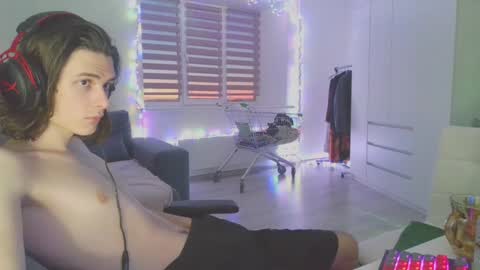 Snapshot of abobus123 chatting on December 2024 12:24:01 PM hi cum in pvt noi extra tip online show from December 2024 12:24:01 PM