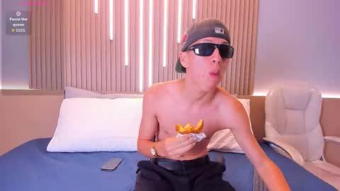 Snapshot of abraham_horny18 chatting on October 2025 10:30:01 AM abraham_horny18 online show from October 2025 10:30:01 AM