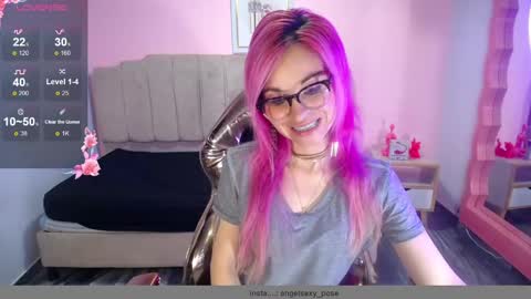 abril_ch_ online show from October 2025 10:48:01 AM