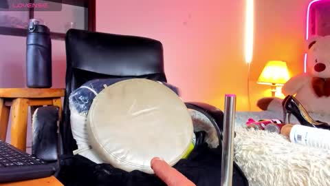 Abril online show from October 2025 07:45:02 PM