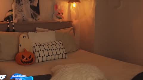 Snapshot of abril_w18 chatting on October 2025 01:17:02 AM My name is Alexa. Please say hello I like to chat with you. If you have requests please use tip online show from October 2025 01:17:02 AM