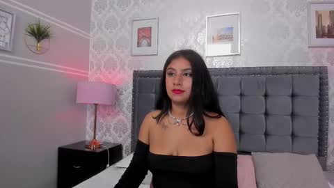 Snapshot of abrilmoonn chatting on September 2025 08:43:01 PM Abril online show from September 2025 08:43:01 PM