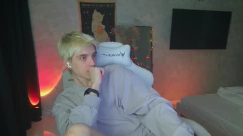 Snapshot of abslut chatting on October 2025 01:46:02 PM Nick online show from October 2025 01:46:02 PM