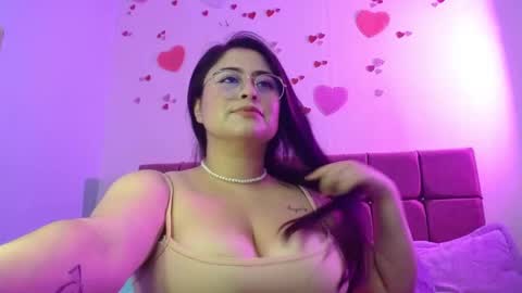 aby_luna_ online show from March 2025 06:39:02 PM