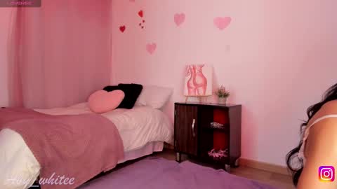 Snapshot of aby_whitee chatting on September 2025 01:47:02 PM Aby online show from September 2025 01:47:02 PM