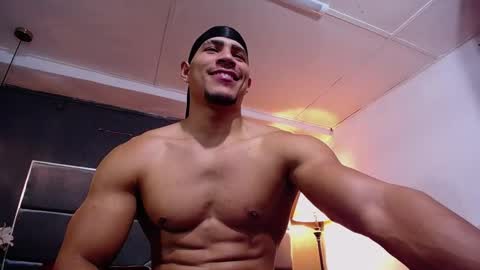 adam_fit19cm online show from October 2025 02:36:01 PM