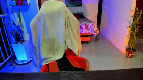 Adam Valencia online show from November 2025 04:12:02 AM