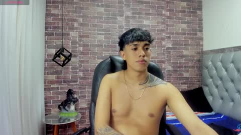 Snapshot of adamcoox chatting on December 2024 02:25:02 AM Adam online show from December 2024 02:25:02 AM