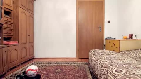 Adam online show from November 2025 07:12:01 PM