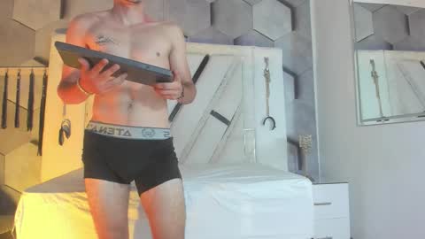 adammendoza34 online show from September 2025 03:10:02 AM