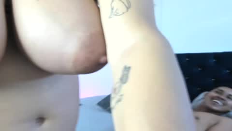 ADAMS Y NIKI online show from December 2024 08:10:02 PM