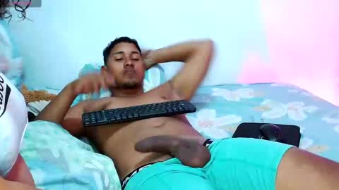 ADAMS Y NIKI online show from February 2025 04:47:02 AM