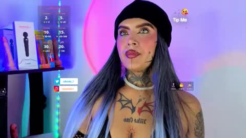 Snapshot of adamsniki chatting on September 2025 02:35:01 AM adamsniki online show from September 2025 02:35:01 AM