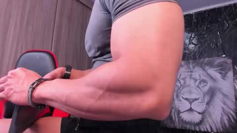 Adan Sin online show from October 2025 03:43:01 PM