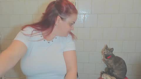 Snapshot of adelamilfsexy chatting on December 2024 09:47:02 PM izabellamilf online show from December 2024 09:47:02 PM