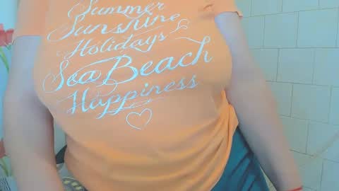 Snapshot of adelamilfsexy chatting on February 2025 07:02:01 PM izabellamilf online show from February 2025 07:02:01 PM