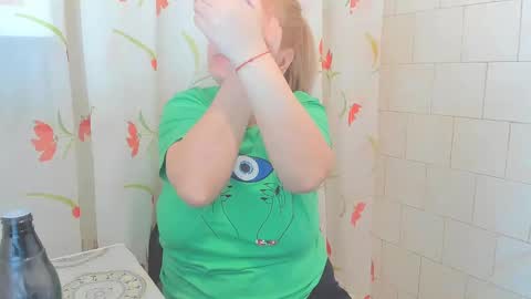 Snapshot of adelamilfsexy chatting on March 2025 10:52:02 PM izabellamilf online show from March 2025 10:52:02 PM